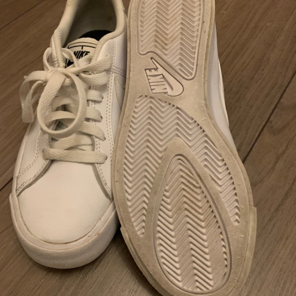 Nike runners—no longer for sale. - Picture 3 of 3